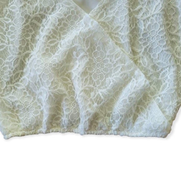 Alythea crop top cream SMALL spaghetti straps - Picture 2 of 5